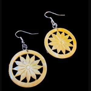 Sunburst sunflower shell 🌻 earrings